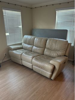 Laural Power Reclining Sofa