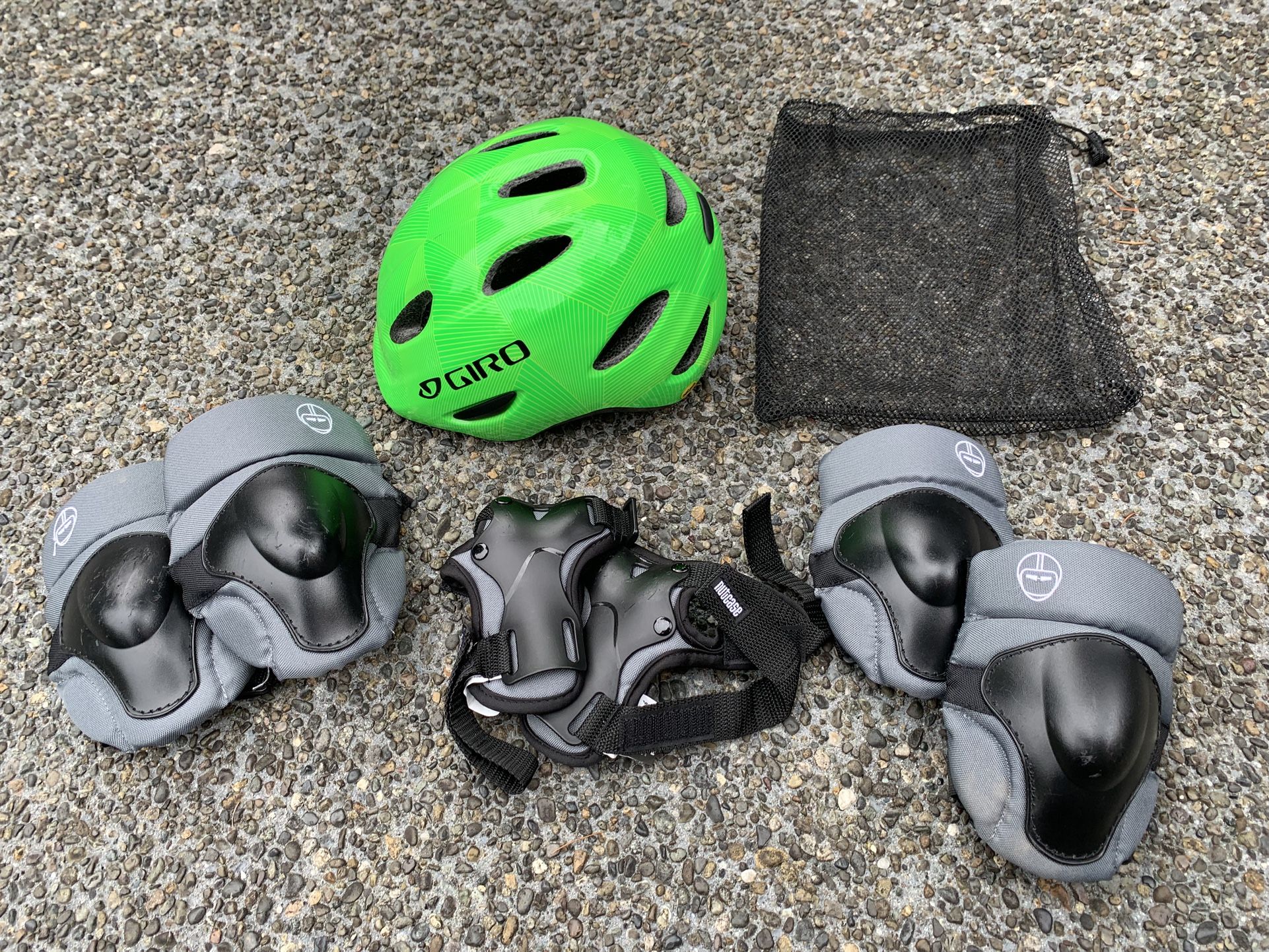 Giro Scamp MIPS Kid’s Bike Helmet & Nutcase Knee, Elbow, And Wrist Pads