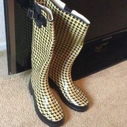 Botas   Size 7  Simi Nuevas  $20  