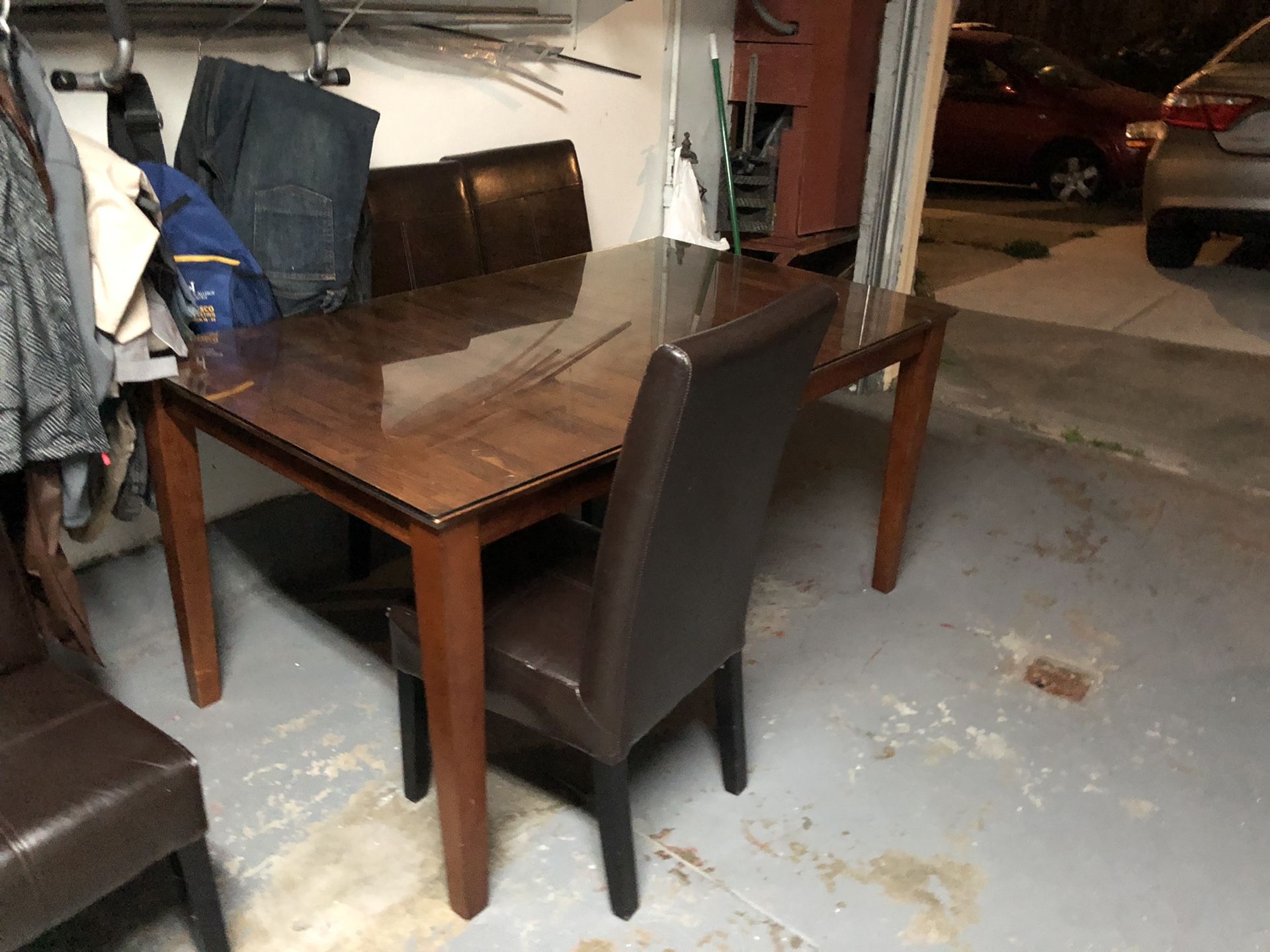 Dinner table with 4 chairs