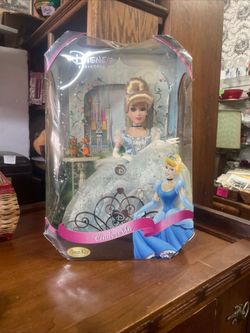 Vintage Cinderella brass key porcelain doll with mice in box 2007
