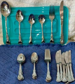 Cambridge “Jessica” Flatware-Stainless Steel-Mirror/Glossy Finish-42 Piece Set. Vintage