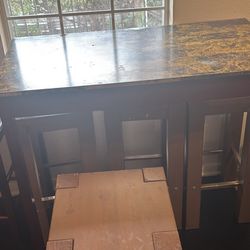 Dinning Room Table & Stools