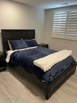 Black Queen Bed Set with Storage Drawers and Charging Ports