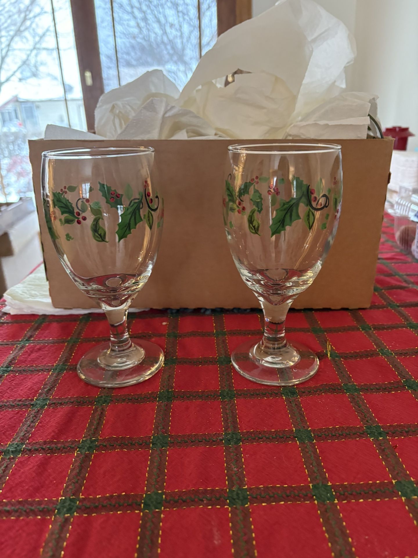 11 Holiday Glasses