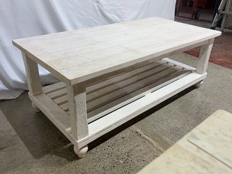 ASHLEY Cloudhurst Rustic White Coffee Table