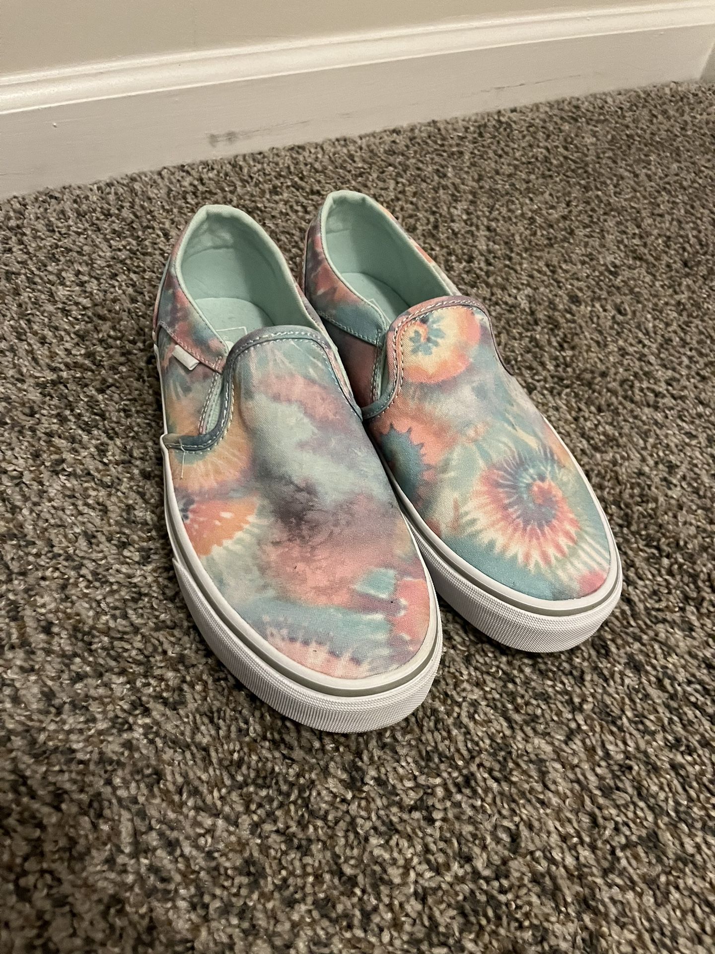 Vans Tie Dye Low Tops Woman’s Size 9