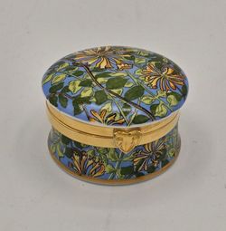 Vintage William Morris Honeysuckle Hinged Trinket Pill Box Victorian Old Money