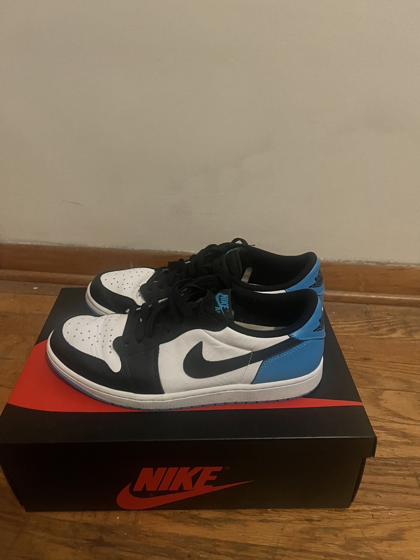 Nike Air Jordan 1 - Retro Low OG (Size 10.5)