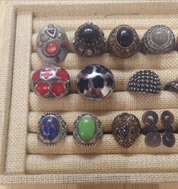 LOT'S SILVER & GOLD PLATED & COPPER RINGS 💍 $5- $7 💍 SOME RINGS ADJUSTABLE & SOME RINGS SIZES 7 - 8