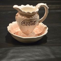 Vintage 1998 coca cola pitcher & basin
