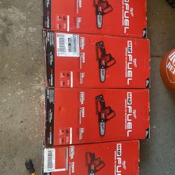 Milwaukee M12 Chainsaw Kit