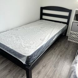 Brand 🆕 Twin Mattress / comes with the  box