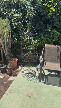 Plant stand
