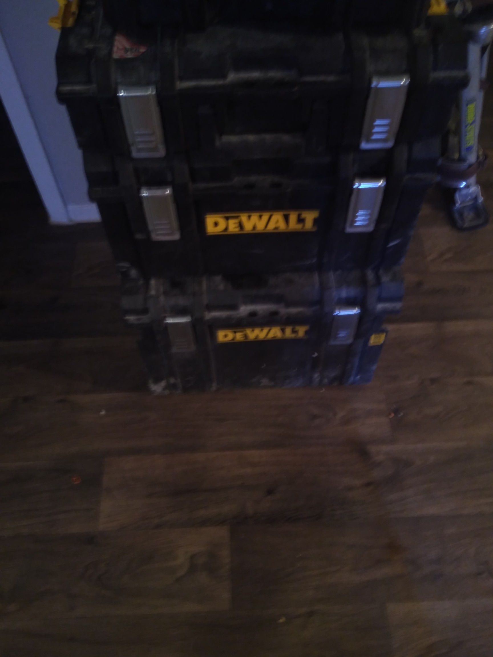 DeWalt box