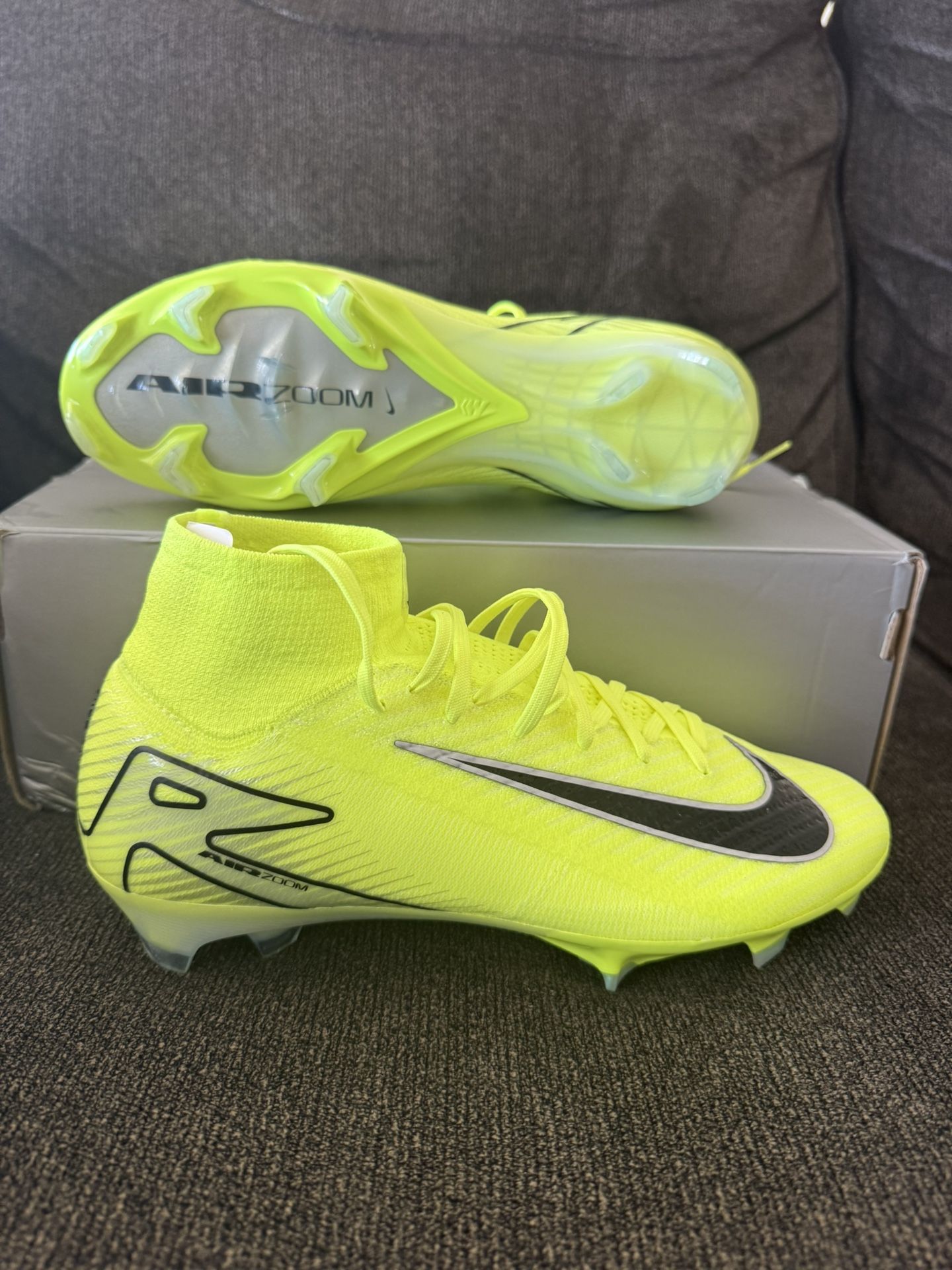 NIKE MERCURIAL ELITE SIZE MENS 7.5 BRAND NEW DIDNT FIT MY DAUGHTER