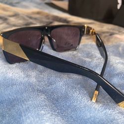 Black and gold 9Five  LOCS