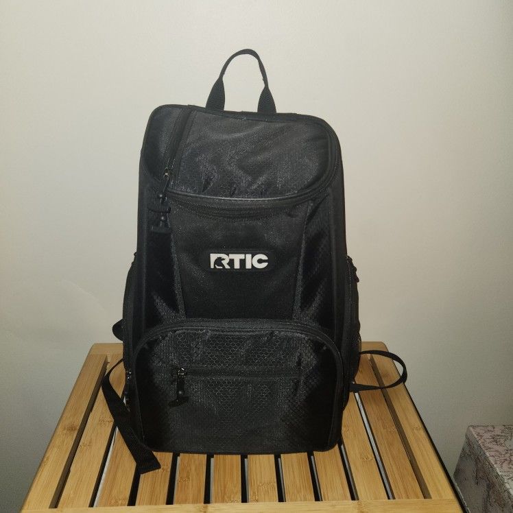 RTIC Backpack Cooler