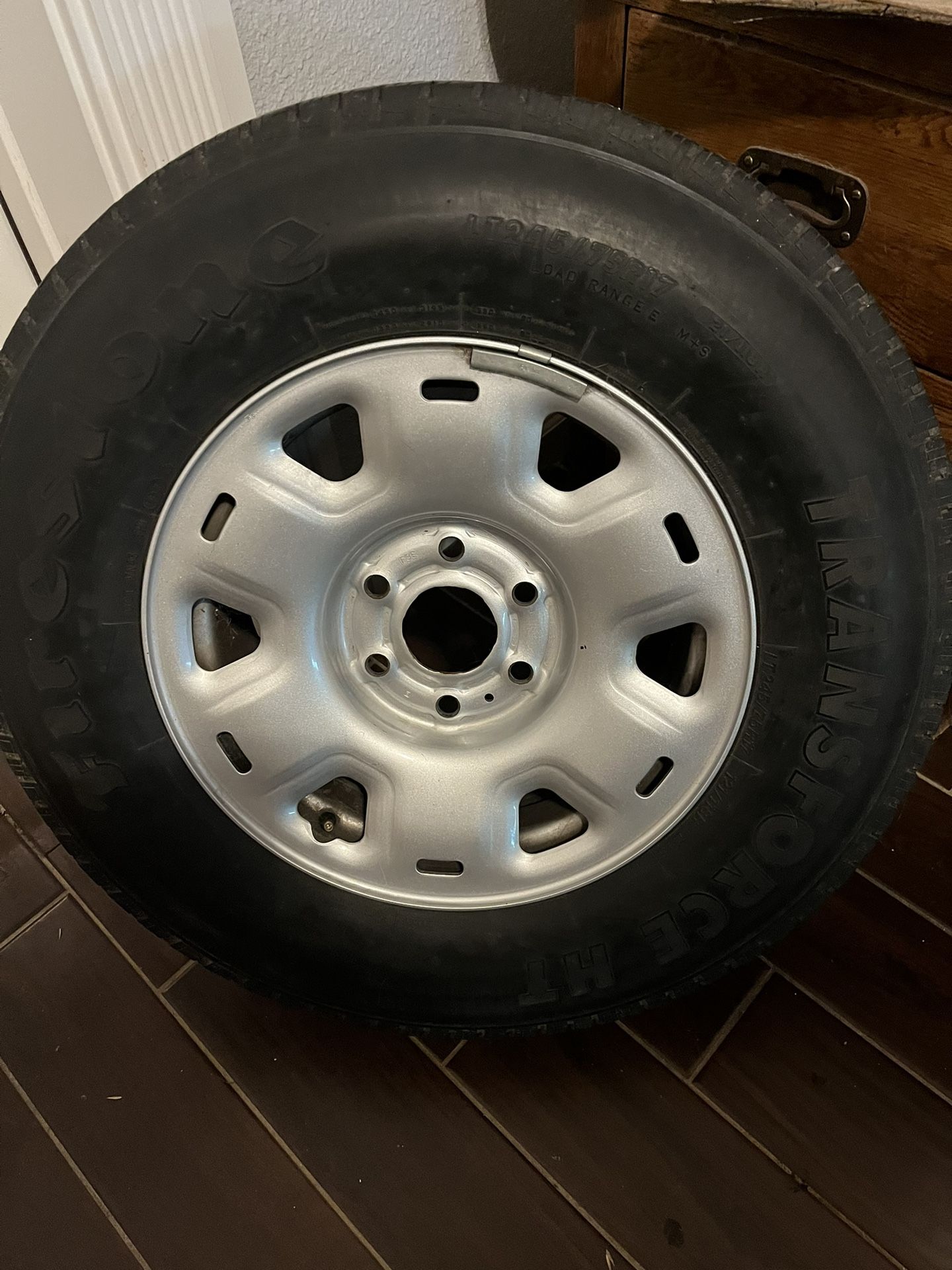 245-75-R17 Firestones Tire