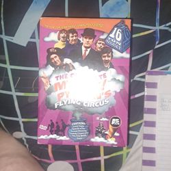 The Complete Monty Pyton's Flying Circus 