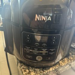 Ninja Air Fryer/ Pressure Cooker 