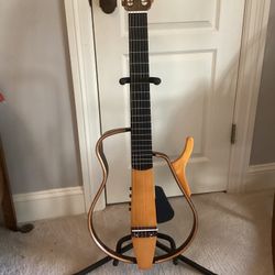 Yamaha Slg110n Nylon String Silent Guitar