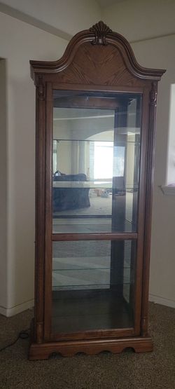 Curio cabinet $150