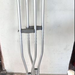 Deluxe Crutches Set 