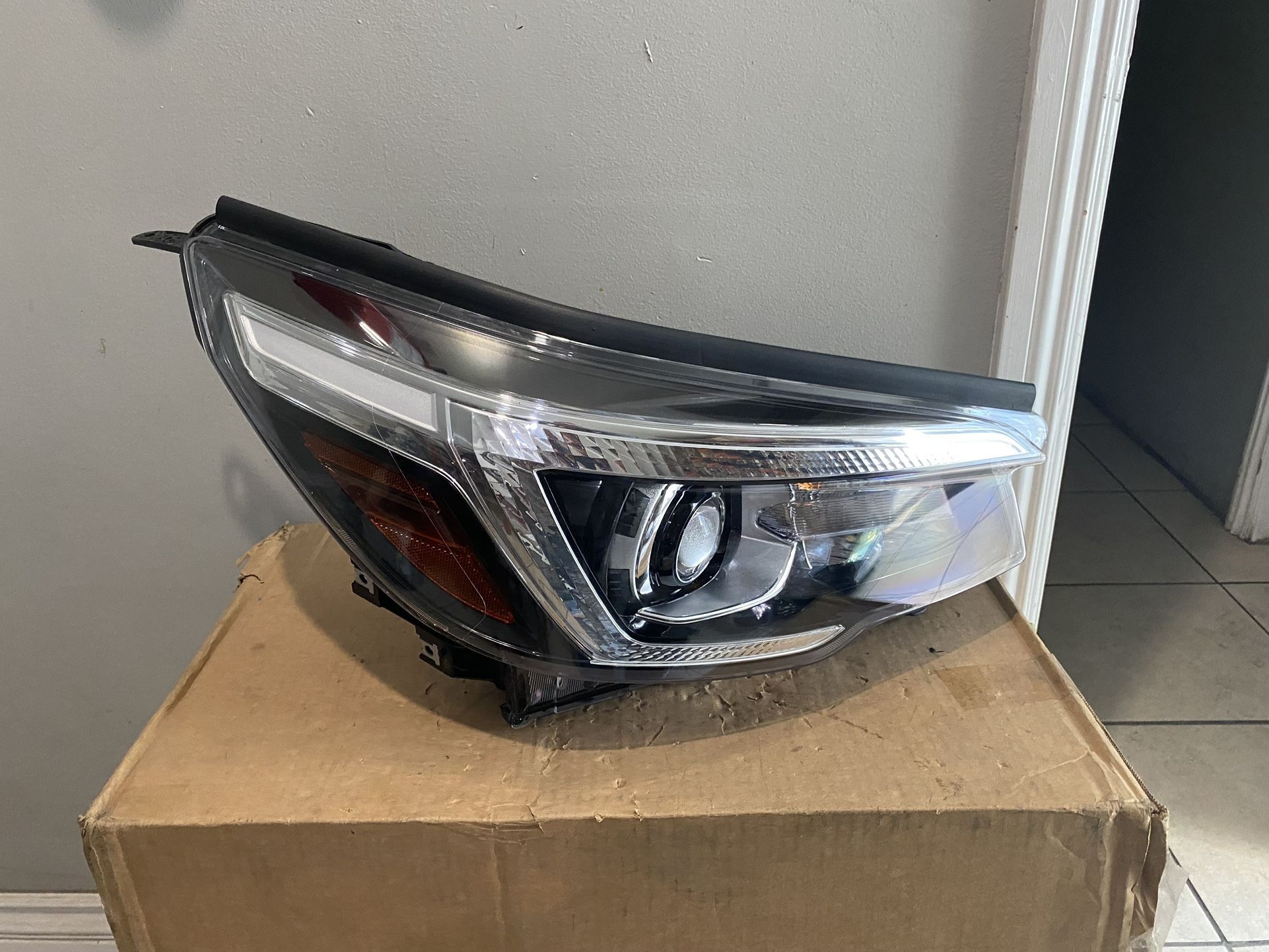 2019-2021 Subaru Forester Right Headlight