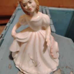 Figurine Title Amanda