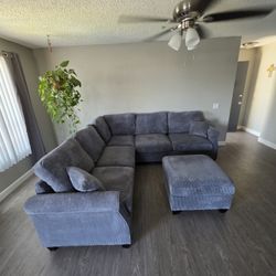 new very comfortable smooth beautiful nice sectional sofa couch 🛋 set with ottoman special 