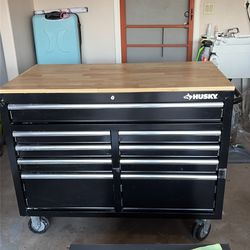Huge barely used HUSKY rolling tool bench cart toolbox