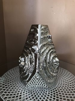 Base $ 16