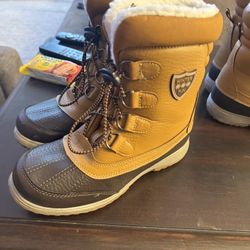 Size 5 Snow Boots 