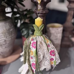 Spring Shaker Tassel