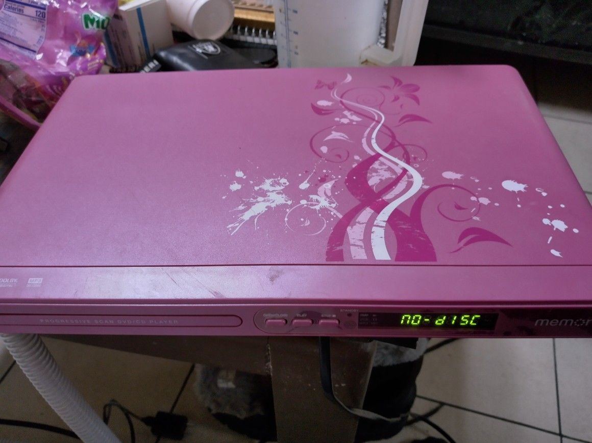 Memorex CD DVD Player Pink Great Condition