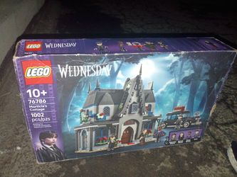 LEGO Wednesday Morticia's Cottage