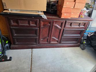 Dresser