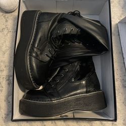 Demonia Cult Boots 