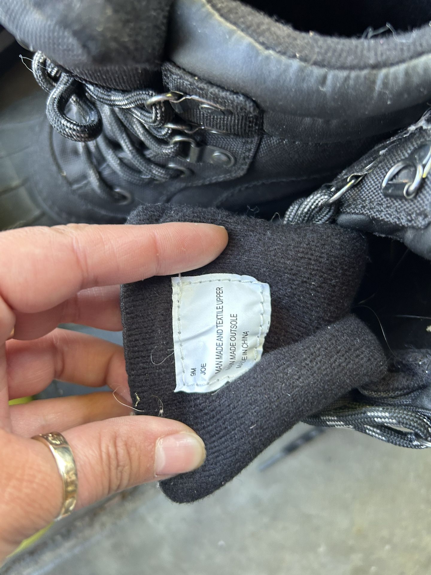 Nearly New Snow Boots But Dog Tore It A Bit