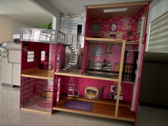 Barbie  House/ Casa de Barbies