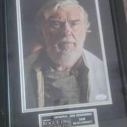 Starwars Photos Signed By Actors. Has The Authenticity With It 