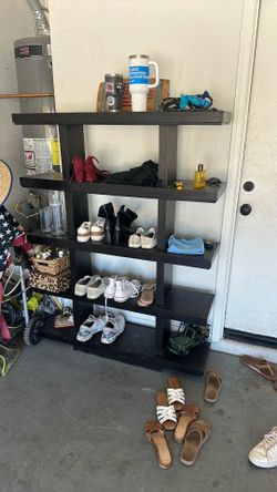 Book/shoe Shelf