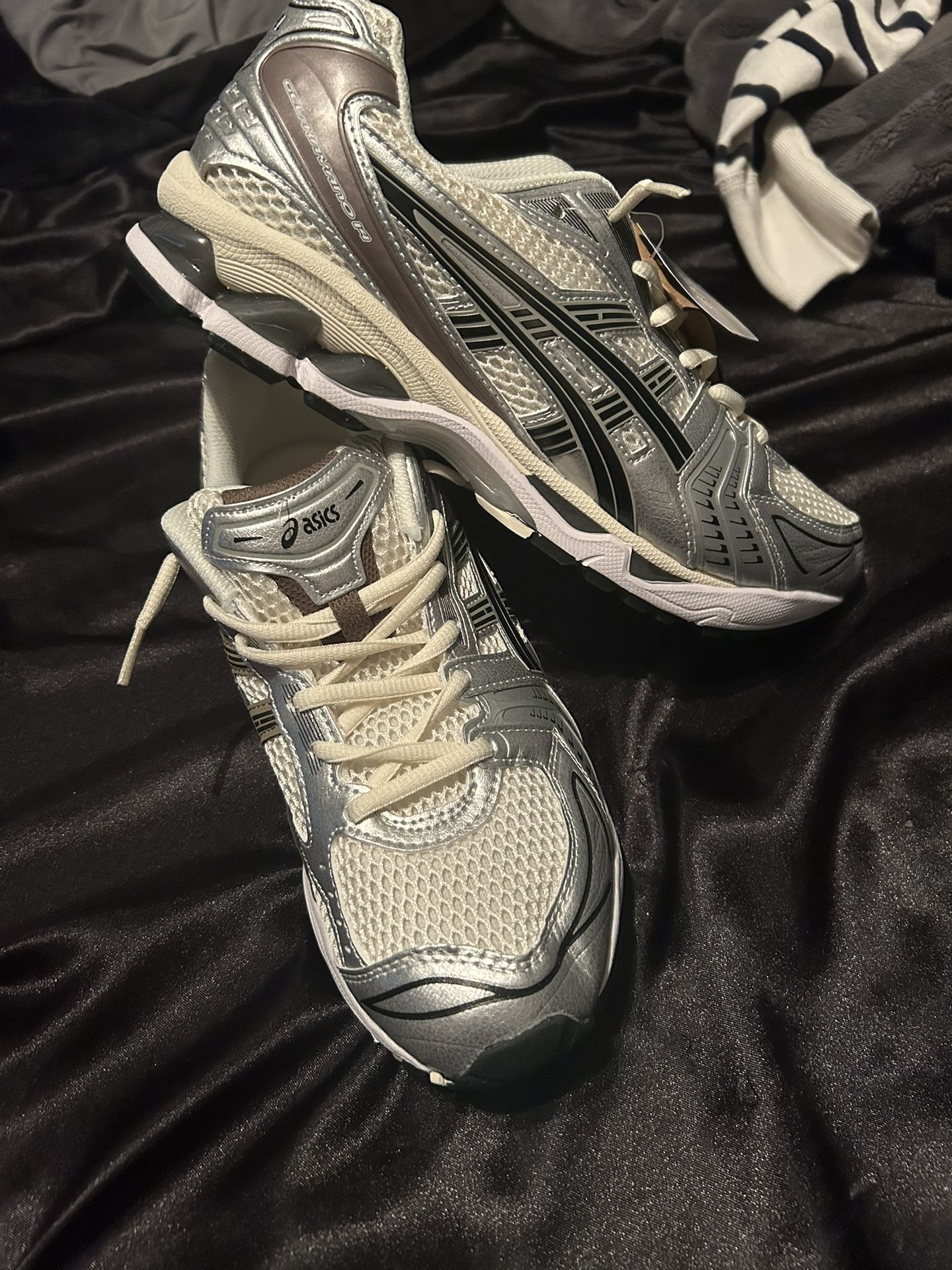 Asics Gel Kayano 14 Cream/Black Size Woman 5-10 and Men 7-11