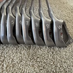 Complete Golf Club Set: Ping Zing 2 irons (3-PW), Titleist driver, TaylorMade Hybrid and Sand W, bag