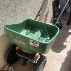 Turf Builder Grass Seed and Fertilizer Broadcast Spreader  