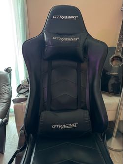 Gtracing gaming chair.