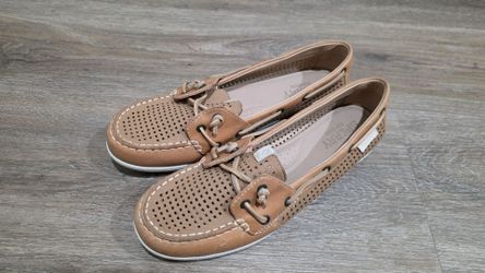Leather women's shoes