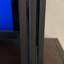 Used-Like New PlayStation 4 Pro w/ 2 Controllers & 7 Games