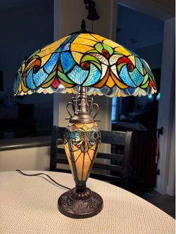 Tiffany style stained glass lamp